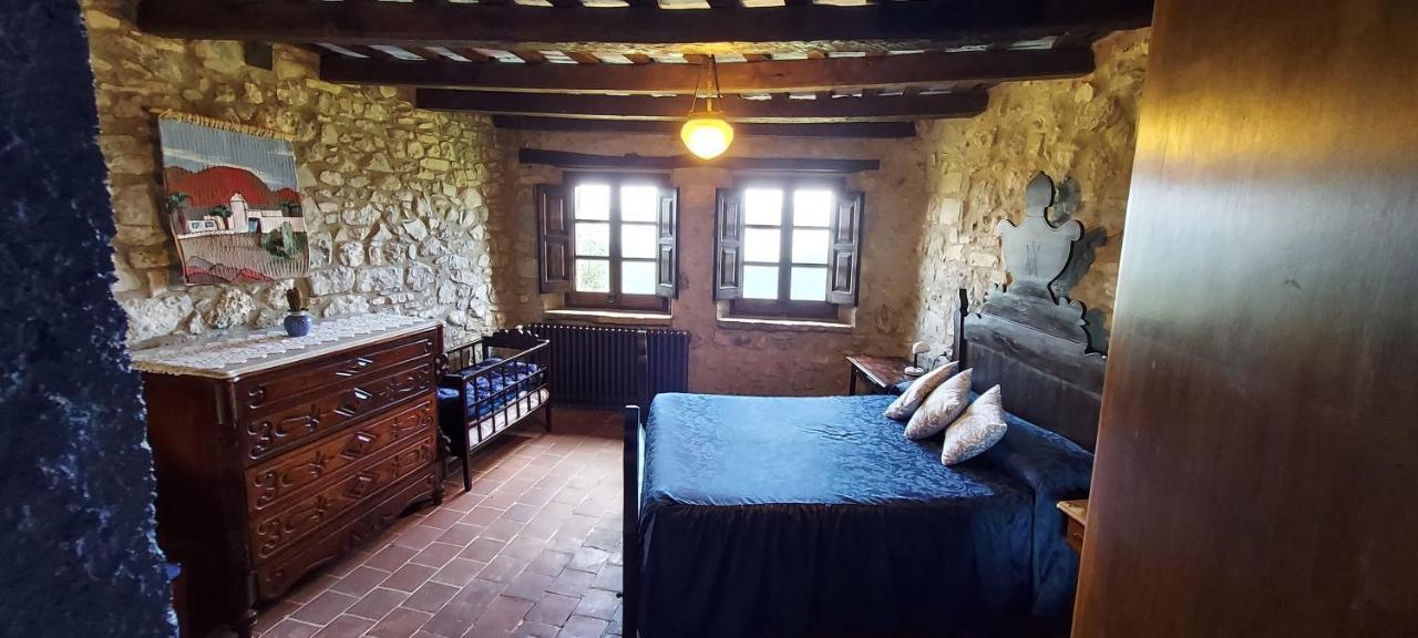 Castell De Llaes Villa ภายนอก รูปภาพ