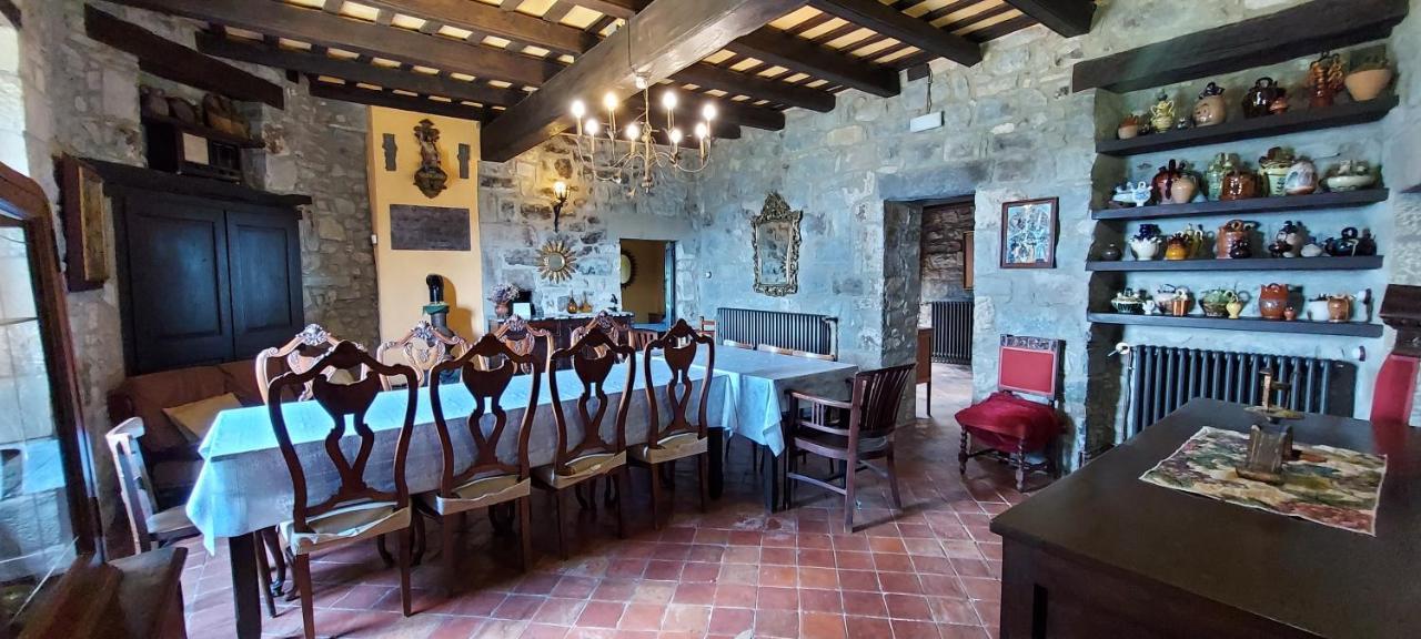 Castell De Llaes Villa ภายนอก รูปภาพ